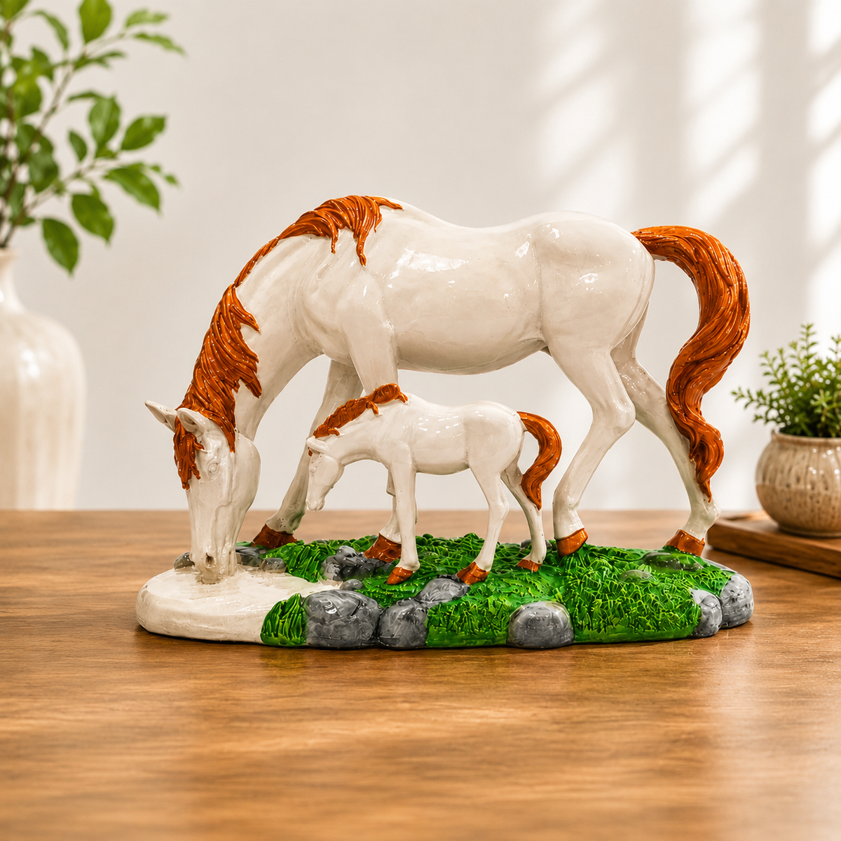 White and Golden Polyresin Decoration Horse Statue